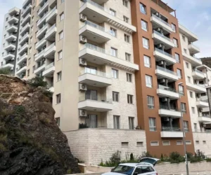 Продаётся светлая 2-комнатная квартира в Бечичах Черногория, Бечичи