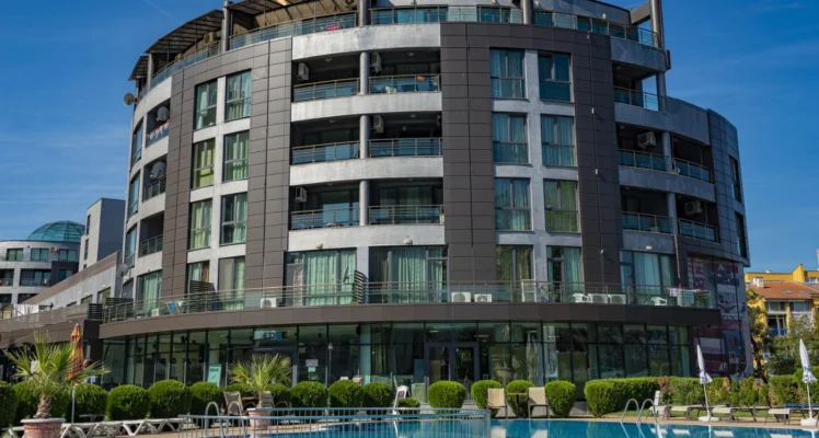 Трёхкомнатные апартаменты в комплексе Sunny Beach Plaza, Солнечный берег - Солнечный берег, Болгария