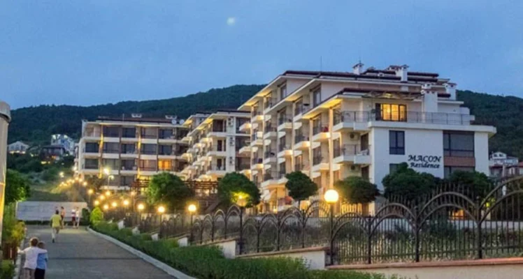 Двухкомнатные апартаменты в комплексе Macon Residence, Свети Влас - Святой Влас, Болгария