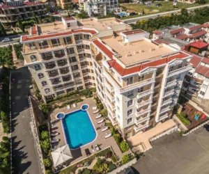 Двухкомнатная квартира с видом на море и горы в комплексе Villa Sardinia Святи Влас, Болгария